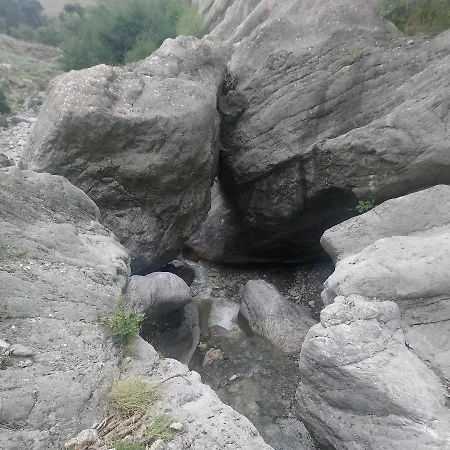 Il Campanile Di Leone Pina