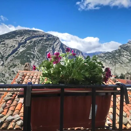 Il Campanile Di Leone Pina