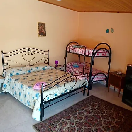 فندق مبيت وإفطار Il Campanile Di Leone Pina 3*