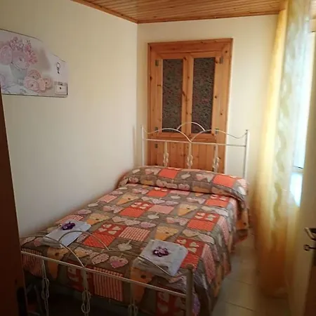Il Campanile Di Leone Pina Bed & Breakfast