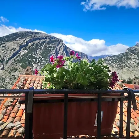 Il Campanile Di Leone Pina